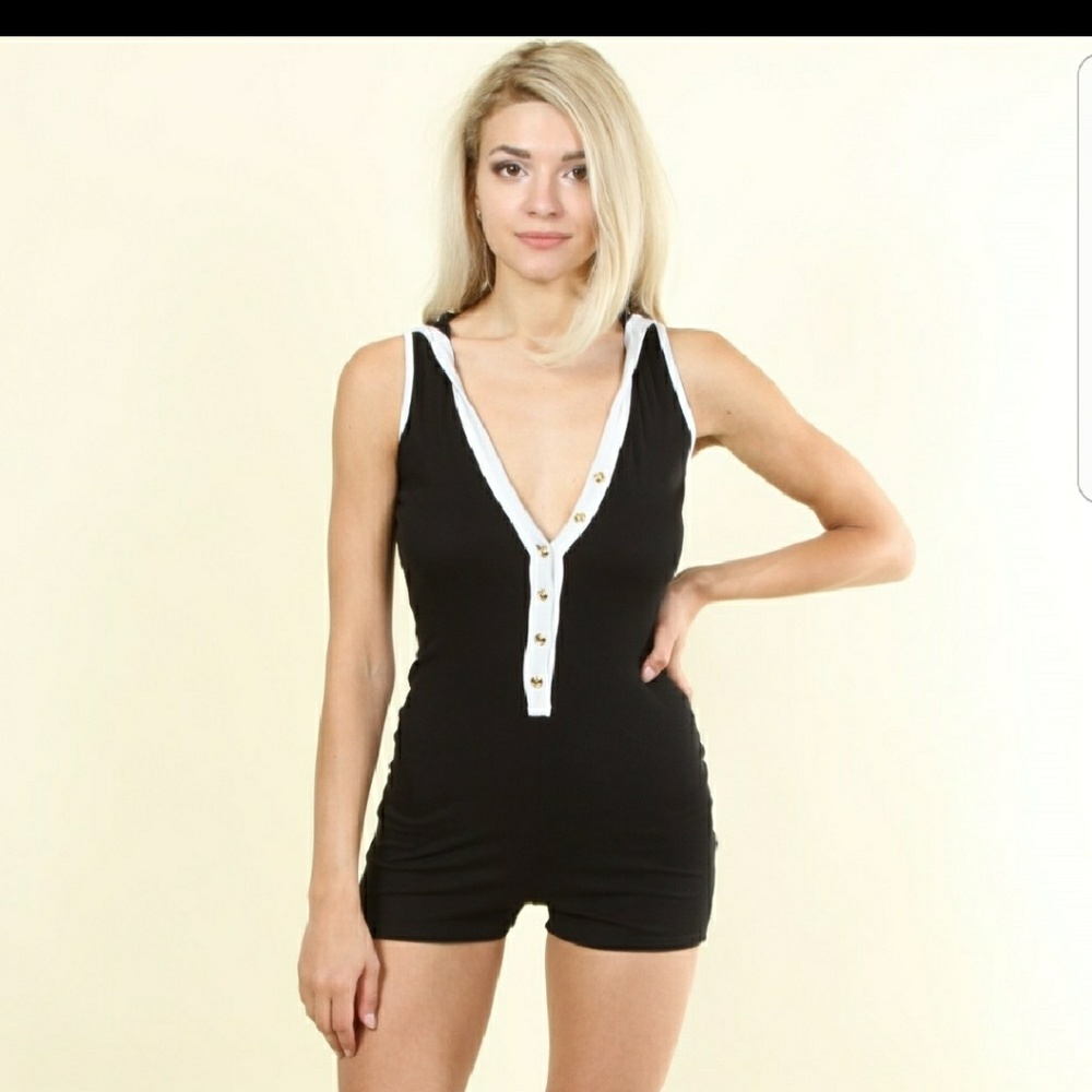 ☆"Fae fitted knit romper"